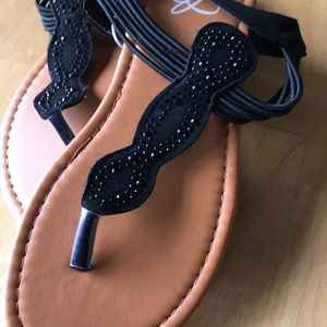 8/$25 💐🌸🌺 girls sandal